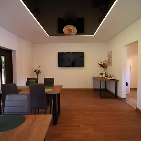 Stodola Sauna W Cenie منزل للإقامة *